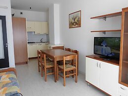 Serene Flat With Balcony and Pool - Beahost