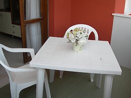 Beautiful Apartment For 5 People-swimming Pool-ac by Beahost Rentals