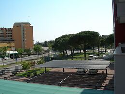 Beautiful Apartment For 5 People-swimming Pool-ac by Beahost Rentals