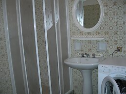 Beautiful Apartment For 5 People-swimming Pool-ac by Beahost Rentals