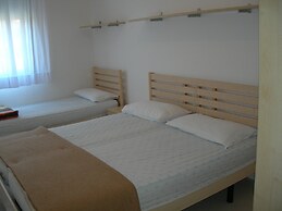 Beautiful Apartment For 5 People-swimming Pool-ac by Beahost Rentals