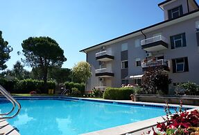Enjoy the Pool at our Cozy Flat