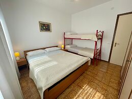 Enjoy the Pool at our Cozy Flat