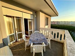 Flat With Beautiful Terrace Close to the sea