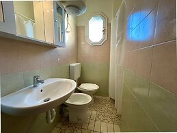 Flat With Beautiful Terrace Close to the sea