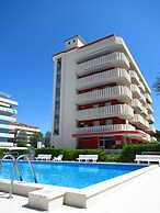 Red Flat With Shared Pool and Private Parking