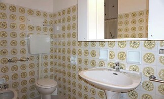Red Flat With Shared Pool and Private Parking