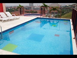 Luxurious Apartment in Front of the Chipichape Shopping Center