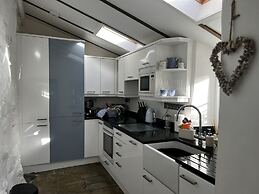 Beautiful Cottage Near Harlech With Ocean Views