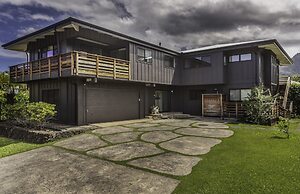 Hale Hanalei 5 Bedroom Home by RedAwning