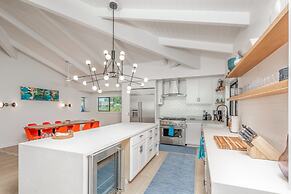 Hale Hanalei 5 Bedroom Home by RedAwning