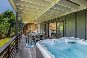 Hale Hanalei 5 Bedroom Home by RedAwning