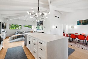 Hale Hanalei 5 Bedroom Home by RedAwning