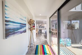 Hale Hanalei 5 Bedroom Home by RedAwning