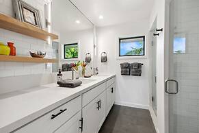 Hale Hanalei 5 Bedroom Home by RedAwning