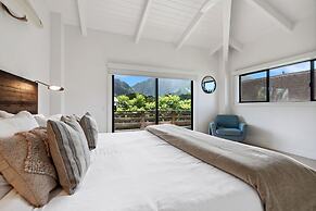Hale Hanalei 5 Bedroom Home by RedAwning