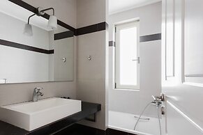 Exquisite 2BR Apartment