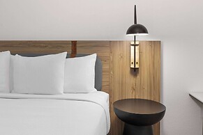 La Quinta Inn & Suites by Wyndham El Paso East Loop-375