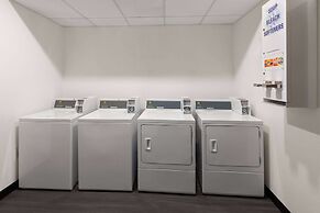 La Quinta Inn & Suites by Wyndham El Paso East Loop-375