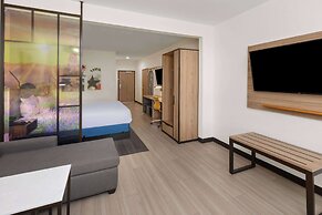 La Quinta Inn & Suites by Wyndham El Paso East Loop-375