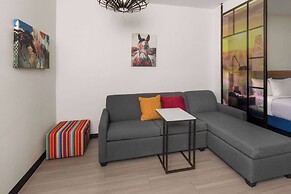 La Quinta Inn & Suites by Wyndham El Paso East Loop-375