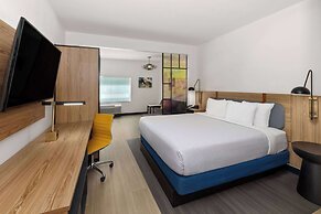 La Quinta Inn & Suites by Wyndham El Paso East Loop-375