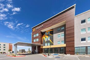 La Quinta Inn & Suites by Wyndham El Paso East Loop-375