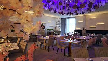 Bloom Mississauga, Tapestry Collection by Hilton