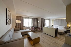 Bloom Mississauga, Tapestry Collection by Hilton