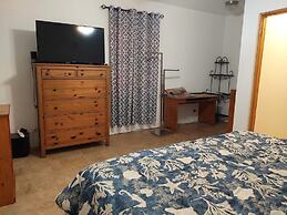 Beautiful 1-bed House in Somerset Village