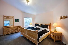 13SL - Hot Tub - Pets OK - WiFi - Sleeps 8