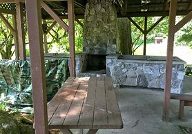 13SL - Hot Tub - Pets OK - WiFi - Sleeps 8