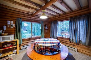 17MBR - Log Cabin - BBQ - Pets Ok - WiFi - Sleeps 8