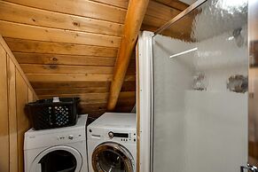 17MBR - Log Cabin - BBQ - Pets Ok - WiFi - Sleeps 8