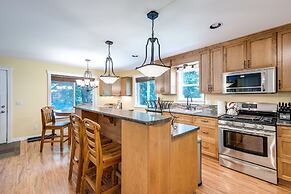 22MBR - Hot Tub - Wi-Fi - BBQ - Pets OK - Sleeps 8