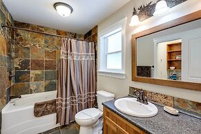 22MBR - Hot Tub - Wi-Fi - BBQ - Pets OK - Sleeps 8