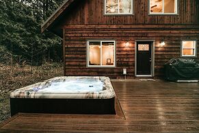 22MBR - Hot Tub - Wi-Fi - BBQ - Pets OK - Sleeps 8