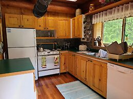 11SL - Wi-Fi - NO PETS Log Cabin - Sleeps 7