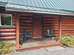 11SL - Wi-Fi - NO PETS Log Cabin - Sleeps 7