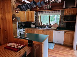 11SL - Wi-Fi - NO PETS Log Cabin - Sleeps 7
