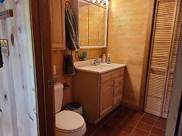 11SL - Wi-Fi - NO PETS Log Cabin - Sleeps 7