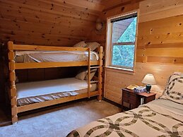 11SL - Wi-Fi - NO PETS Log Cabin - Sleeps 7