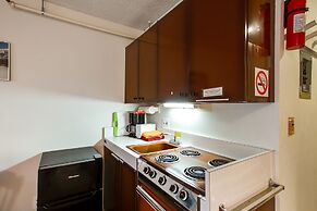 09SLL - Convenient - Inexpensive - Sleeps 2