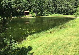 69SL - Upscale - Hot Tub - Wi-Fi - BBQ - Sleeps 8