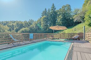 Farmhouse Raspberry Pool&wellness