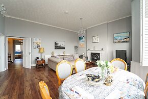 Stunning 2-bed Apartment in Weston-super-mare