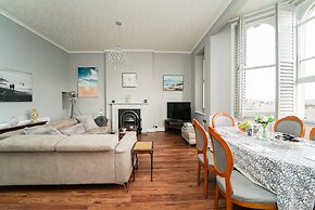 Stunning 2-bed Apartment in Weston-super-mare