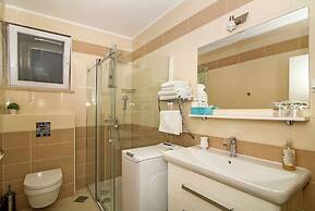 55 & 54 Stairs Apartments