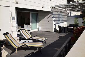 55 & 54 Stairs Apartments