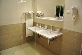 55 & 54 Stairs Apartments